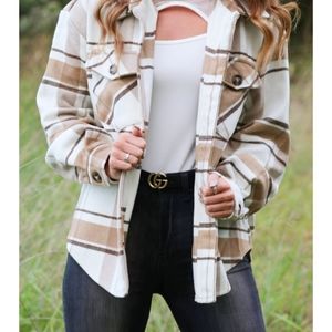 NWOT Beige and White Cozy Fall Shacket
